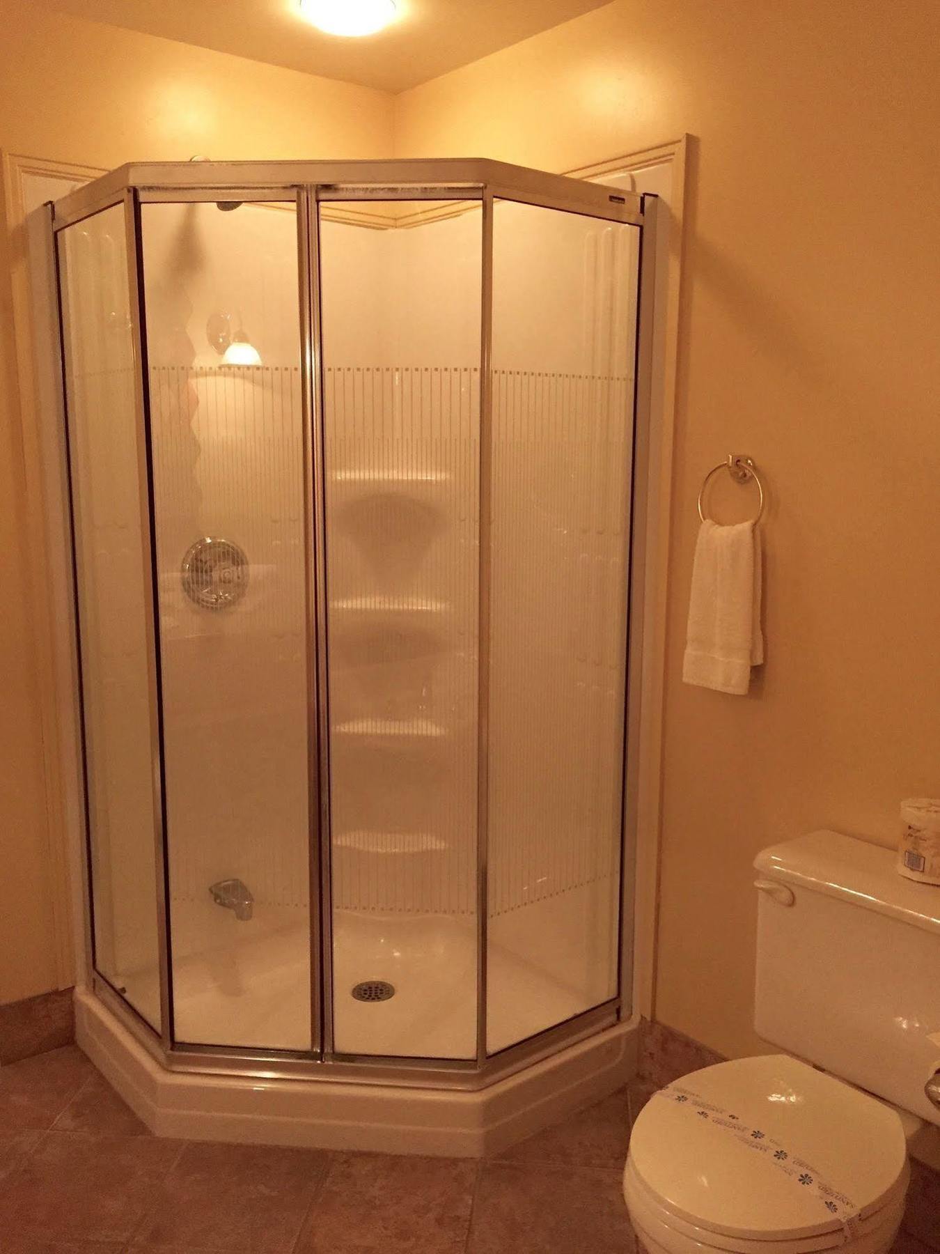 סטראטפורד The Annex Room Suites מראה חיצוני תמונה