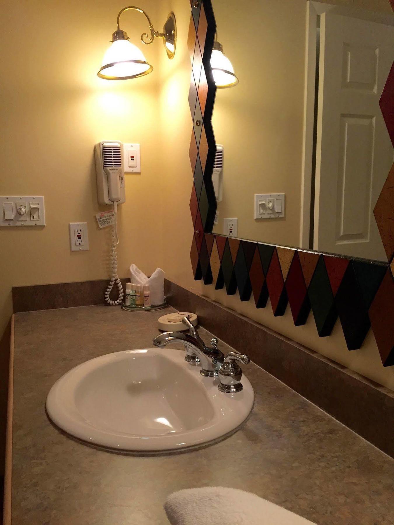 סטראטפורד The Annex Room Suites מראה חיצוני תמונה